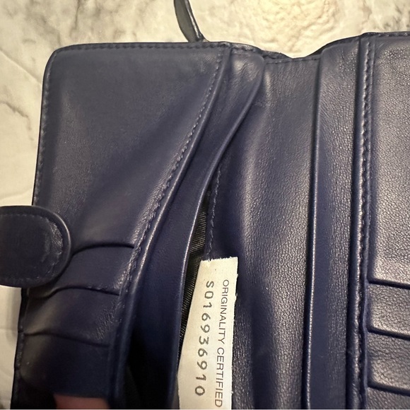 BOTTEGA VENETA Intrecciato Weave navy blue leather zip coins 10-slot wallet - Picture 6 of 8